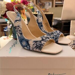 Betsey Johnson Mina Blue Floral Pearl Rhinestone Bridal Heels Size 9.5 NIB